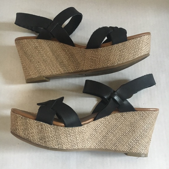 crown vintage platform sandals